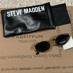 Steve Madden — Sunglasses — brand new with tag